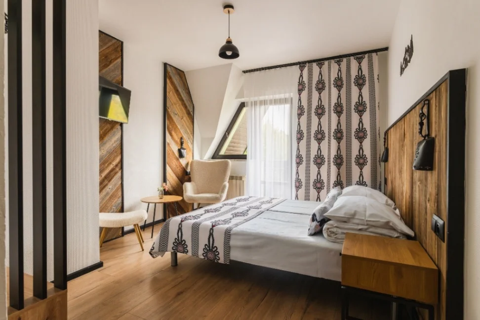 Pokoje z TV i łazienką